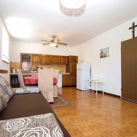 Appartement Kati 692 Premantura