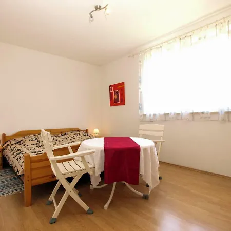 Kati 692 Apartamento
