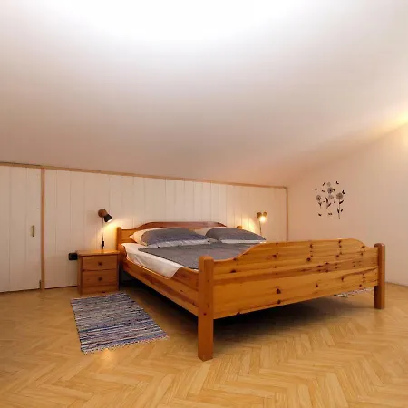 Kati 692 *